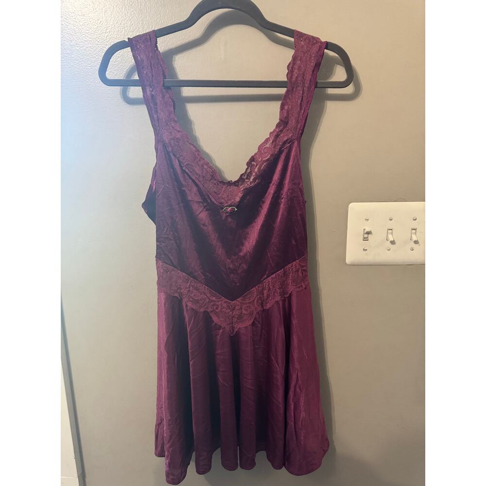 VTG Wms Maxi Nightgown Sz Med Nylon-Lace Detail-Rosette-Slip On- Mauve-Romantic